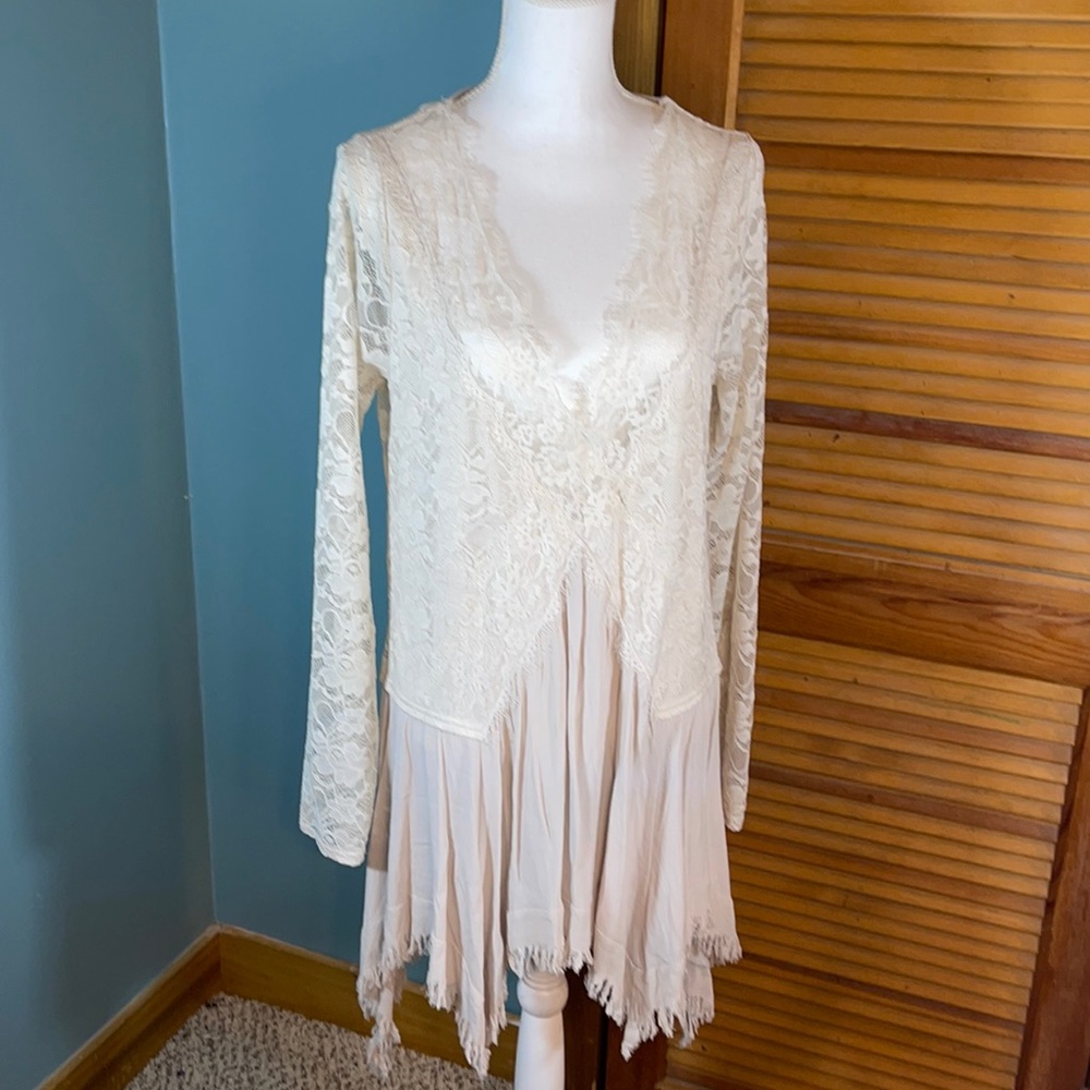 NWT Gimmicks by Buckle Dress, Sheer Cream Stretchy Lace with Sand Skirt, Sz: L.